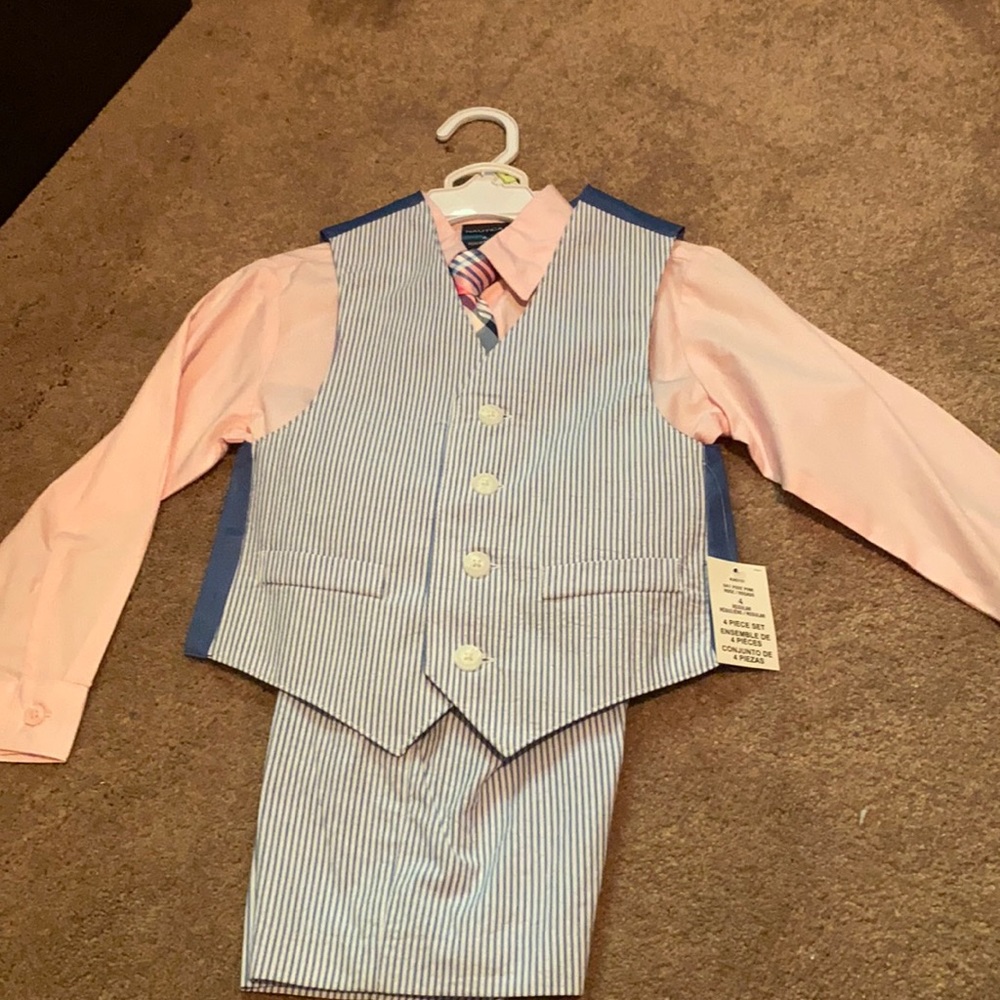NWT Nautica NEW  Boys 4-Piece Set size:4